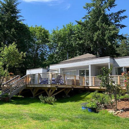 Forest By The Sea Rentals Merville 外观 照片