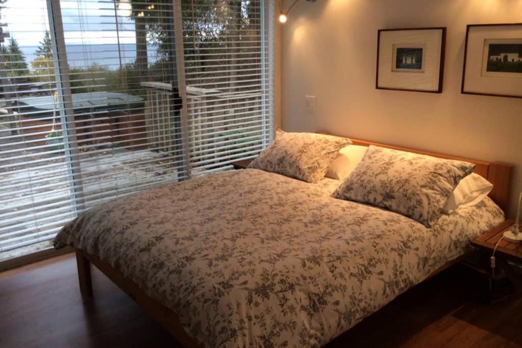 Forest By The Sea Rentals Merville 外观 照片