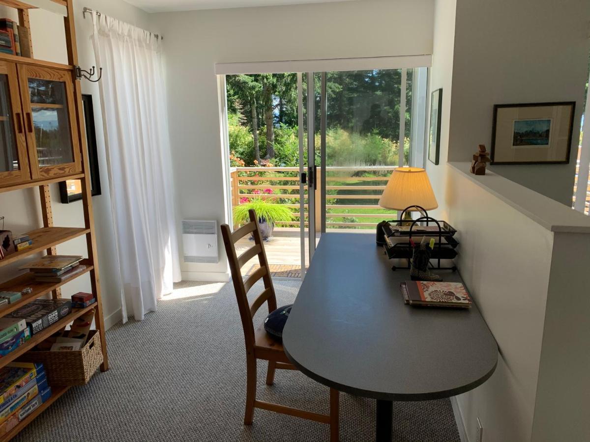 Forest By The Sea Rentals Merville 外观 照片